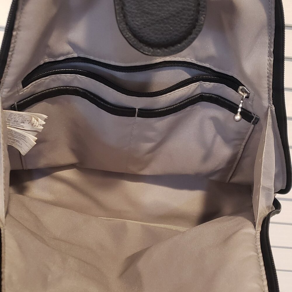 Baggallini Metro Backpack Convertible Sling Bag - Picture 5 of 7